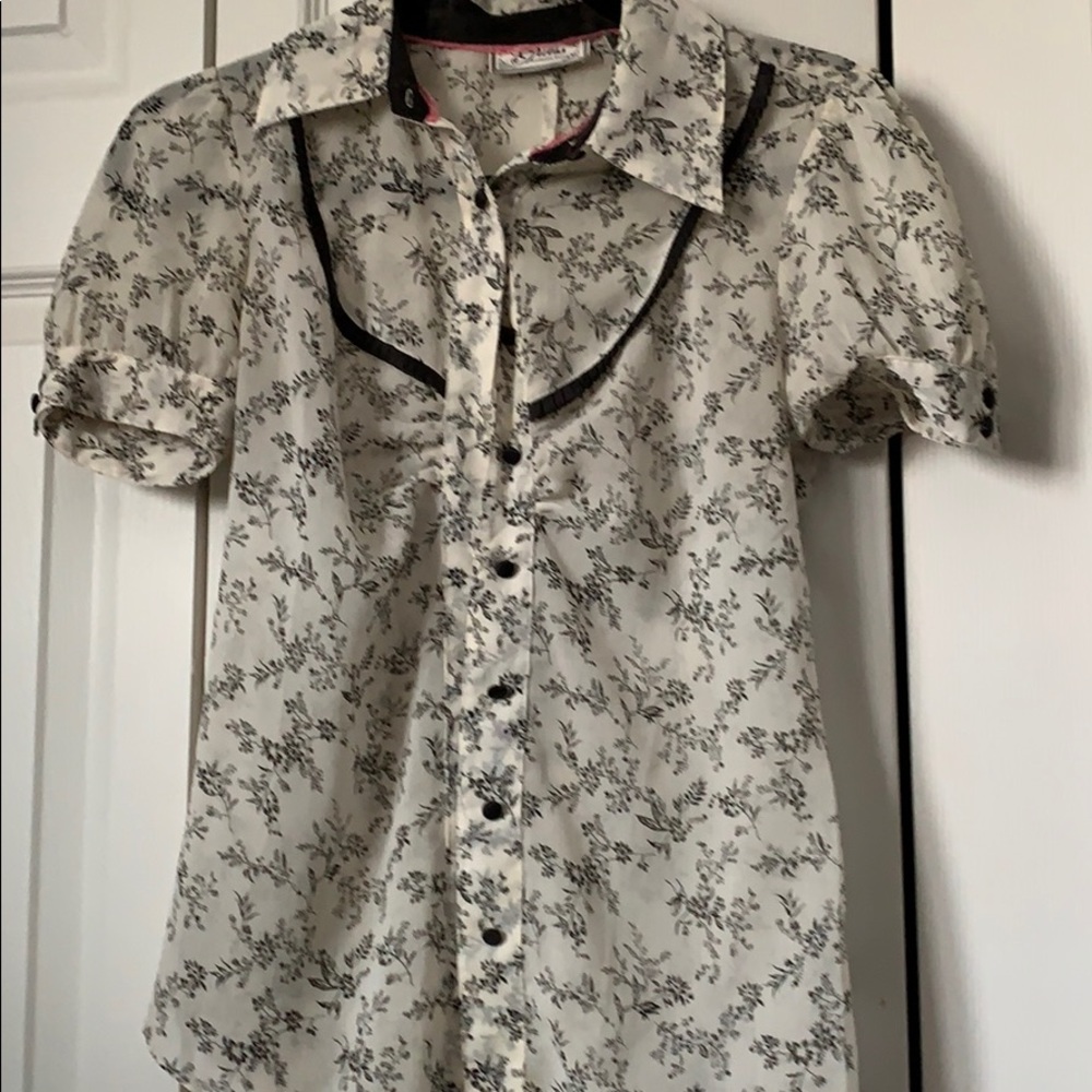 Guess blouse small shear with pattern